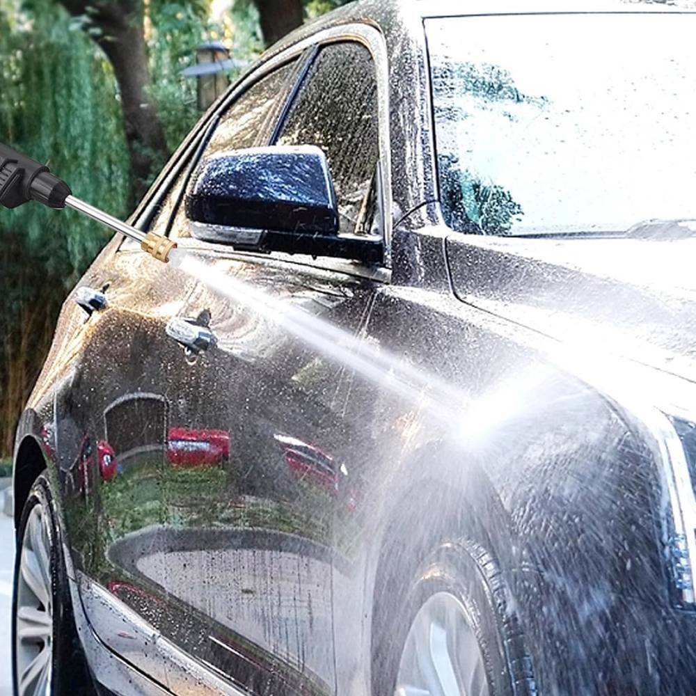 Washing a car with the cordless pressure washer