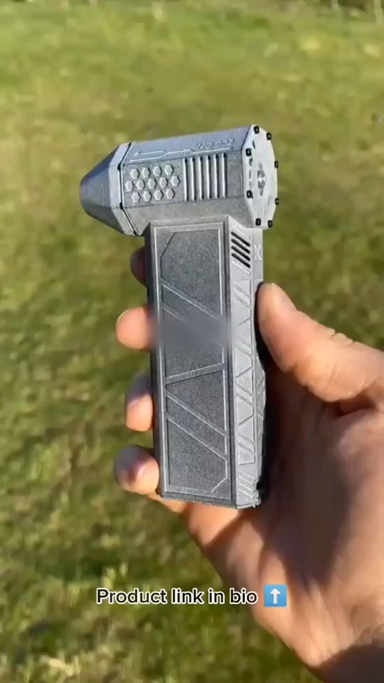 Jet blower held in one hand